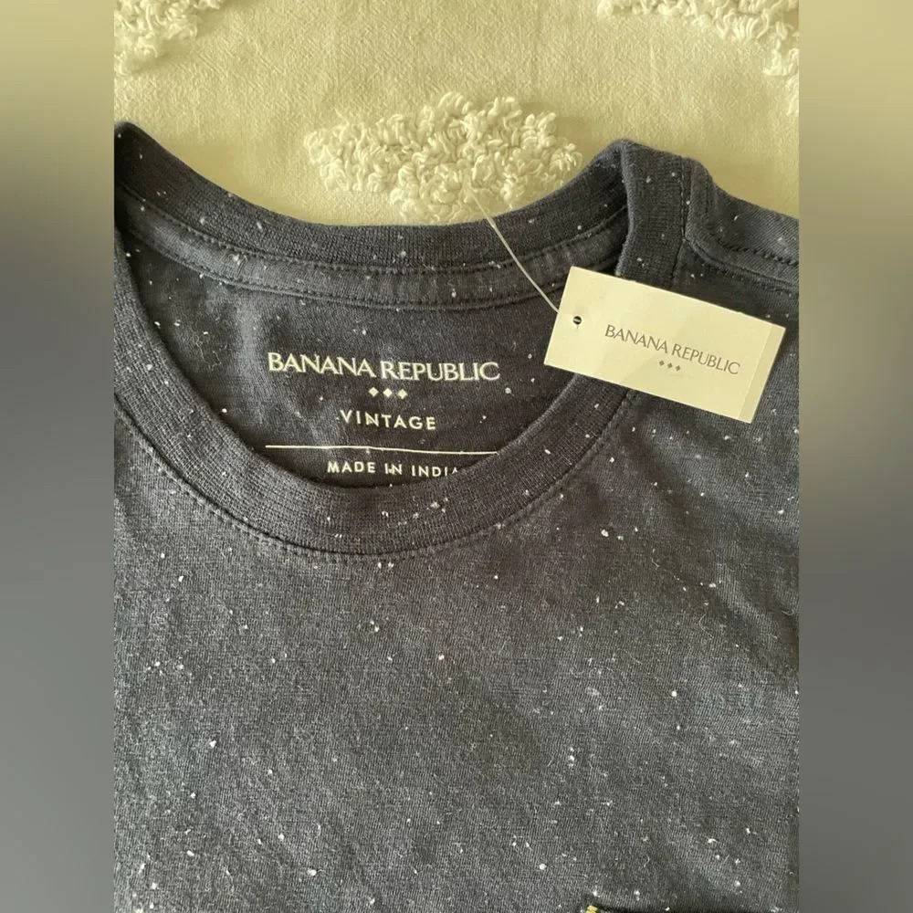 Banana Republic Vintage Pocket T-Shirt - Picture 3 of 7